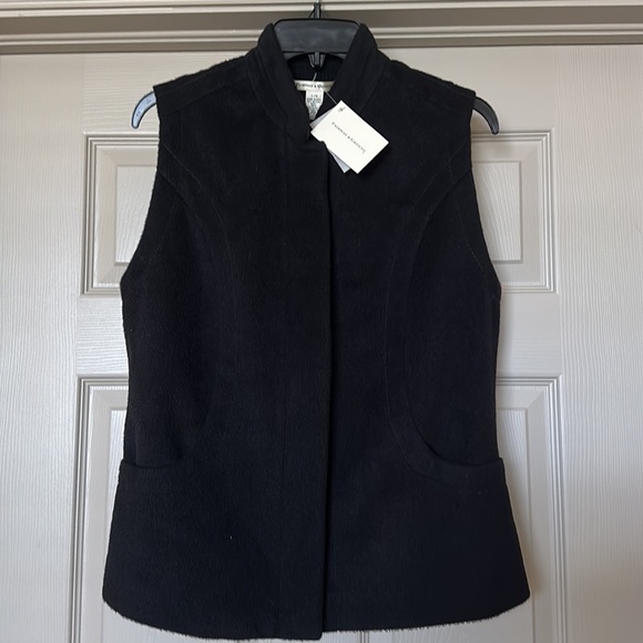 Fairway & Greene Jackets & Blazers - NWT FAIRWAY & GREENE Ladies zip front vest